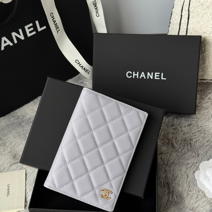 CHANEL パスポートケース カーフレザー ユニセックス 14.5×10.5×2cm