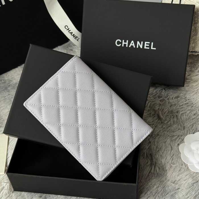CHANEL パスポートケース カーフレザー ユニセックス 14.5×10.5×2cm