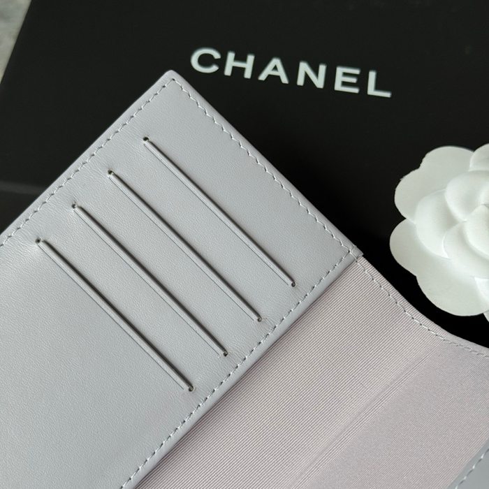 CHANEL パスポートケース カーフレザー ユニセックス 14.5×10.5×2cm