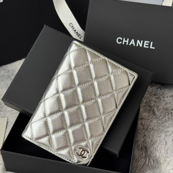 CHANEL パスポートケース ラムスキン ユニセックス 14.5×10.5×2cm