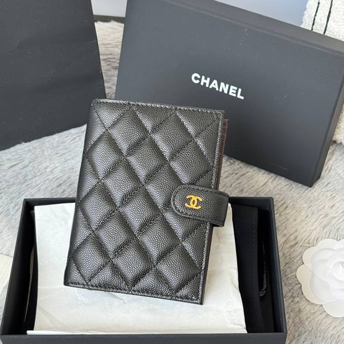 CHANEL パスポートケース カーフレザー ユニセックス 15×10×3cm