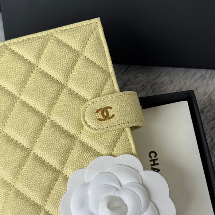 CHANEL パスポートケース カーフレザー ユニセックス 15×10×3cm
