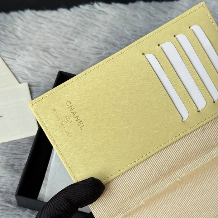 CHANEL パスポートケース カーフレザー ユニセックス 14.5×10.5×2cm