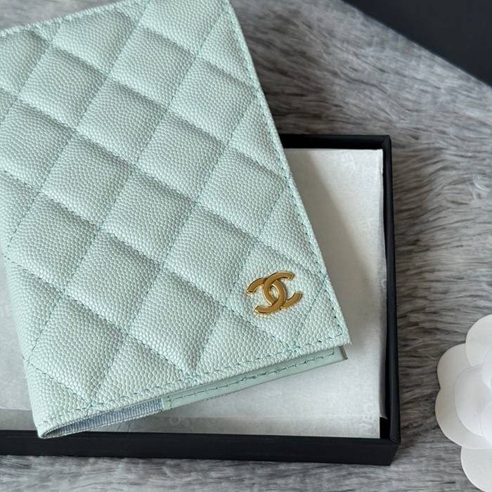 CHANEL パスポートケース カーフレザー ユニセックス 14.5×10.5×2cm