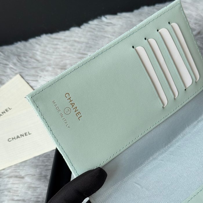 CHANEL パスポートケース カーフレザー ユニセックス 14.5×10.5×2cm