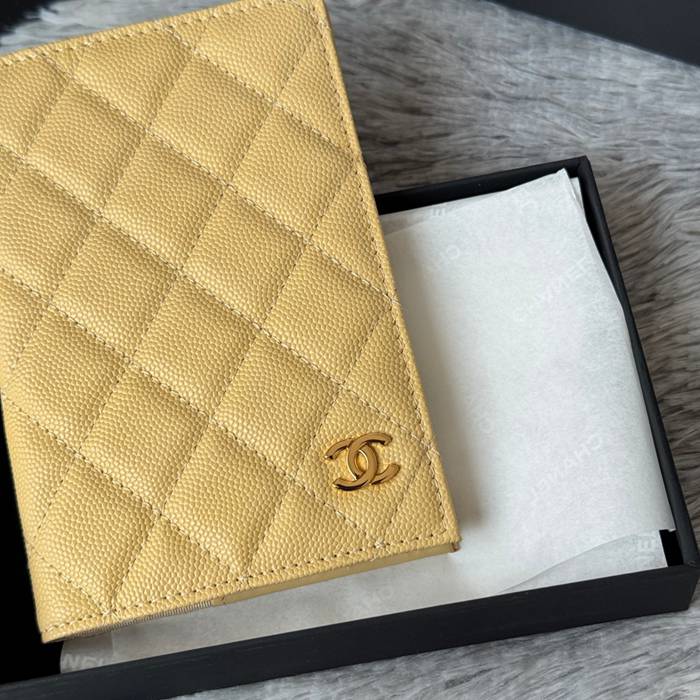 CHANEL パスポートケース カーフレザー ユニセックス 14.5×10.5×2cm
