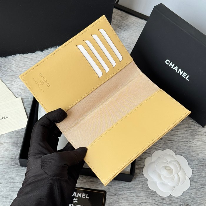 CHANEL パスポートケース カーフレザー ユニセックス 14.5×10.5×2cm