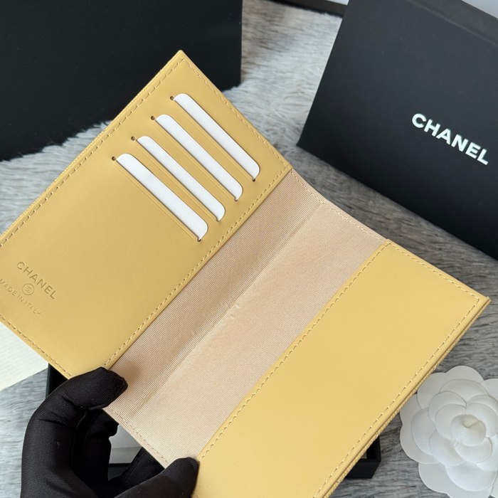 CHANEL パスポートケース カーフレザー ユニセックス 14.5×10.5×2cm