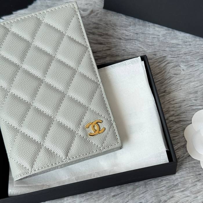 CHANEL パスポートケース カーフレザー ユニセックス 14.5×10.5×2cm