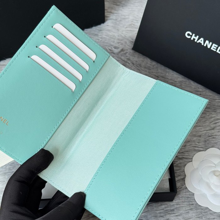 CHANEL パスポートケース カーフレザー ユニセックス 14.5×10.5×2cm
