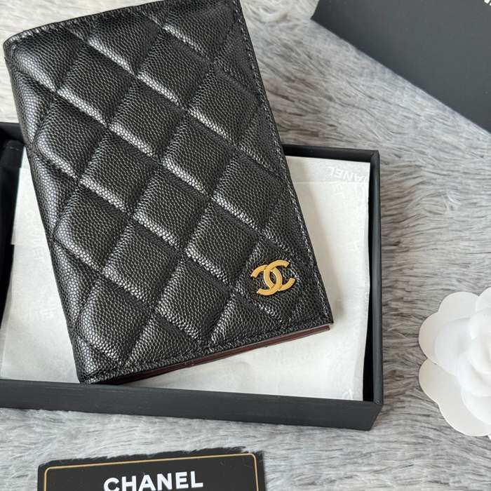 CHANEL パスポートケース カーフレザー ユニセックス 14.5×10.5×2cm