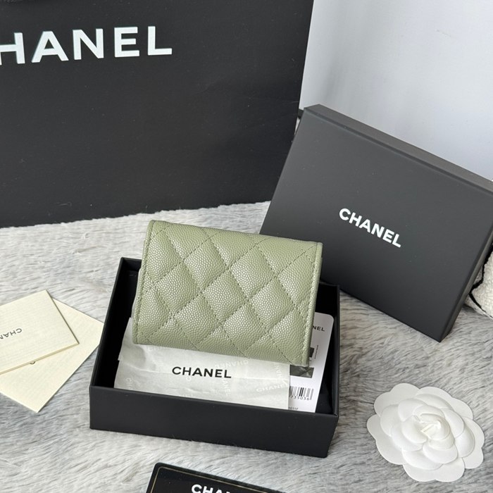 CHANEL 三つ折りカードケース カーフレザー レディース 10.5×7.5×3cm