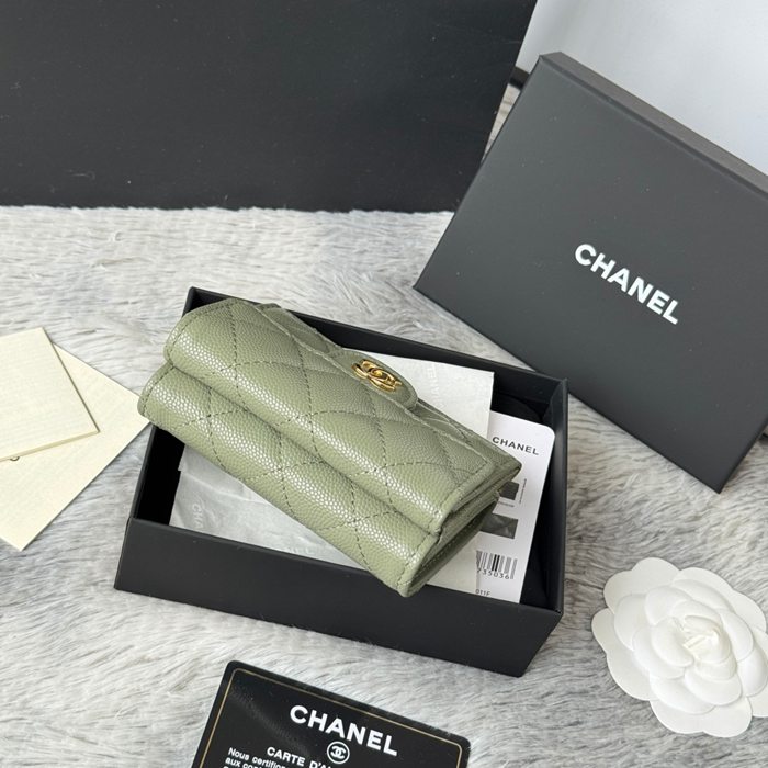 CHANEL 三つ折りカードケース カーフレザー レディース 10.5×7.5×3cm