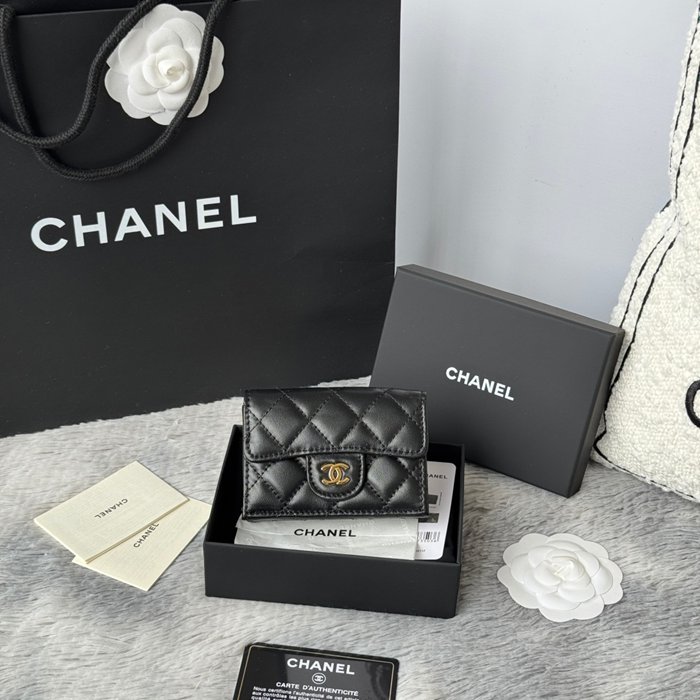 CHANEL 三つ折りカードケース ラムスキン レディース 10.5×7.5×3cm