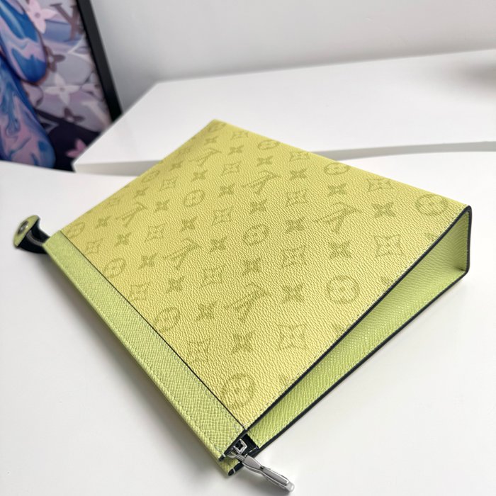 LOUIS VUITTON ポシェット ボヤージュ モノグラム キャンバス メンズ 26×20×5cm