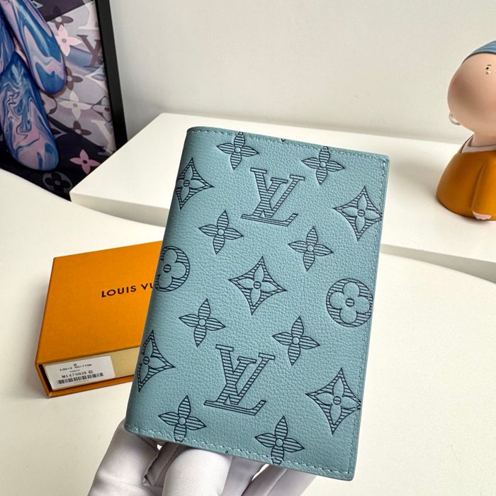 LOUIS VUITTON パスポートケース モノグラム シャドウ レザー メンズ 14×10×2.5cm