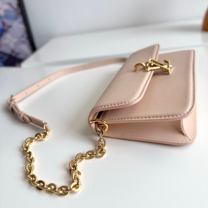 LOUIS VUITTON ウォレット オンチェーン LVブルーム レザー レディース 20×11.5×4cm