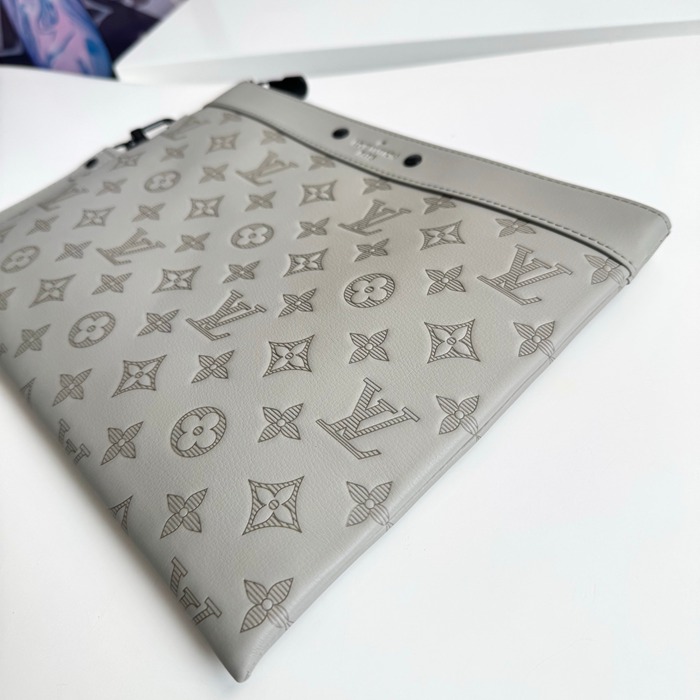 LOUIS VUITTON ポシェット トゥーゴー モノグラム シャドウ レザー メンズ 30×21×1cm