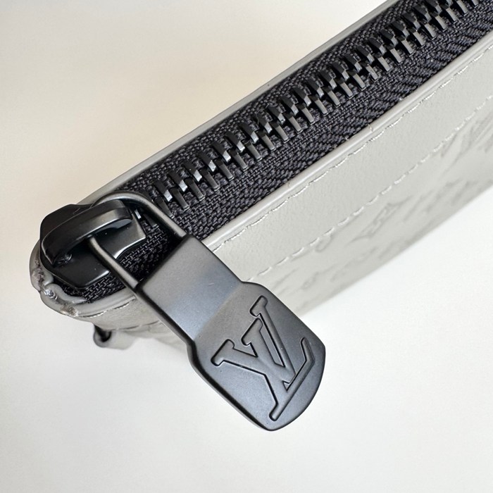 LOUIS VUITTON ポシェット トゥーゴー モノグラム シャドウ レザー メンズ 30×21×1cm