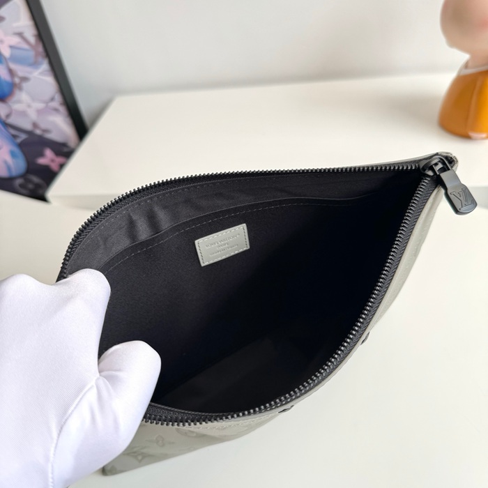 LOUIS VUITTON ポシェット トゥーゴー モノグラム シャドウ レザー メンズ 30×21×1cm