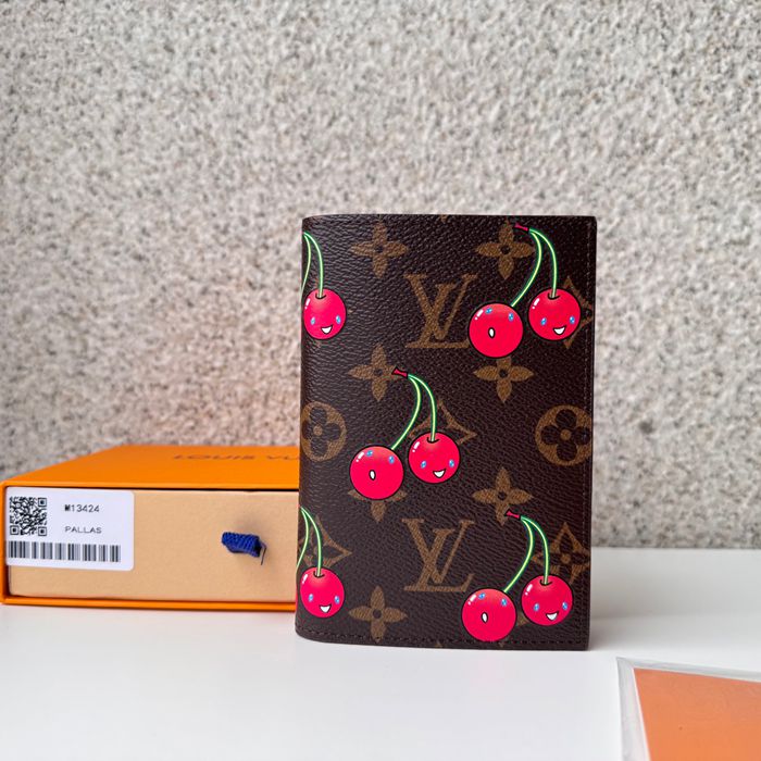 LOUIS VUITTON パスポートケース モノグラム チェリー レディース 10×14×2.5cm