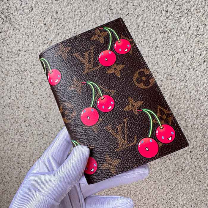 LOUIS VUITTON パスポートケース モノグラム チェリー レディース 10×14×2.5cm