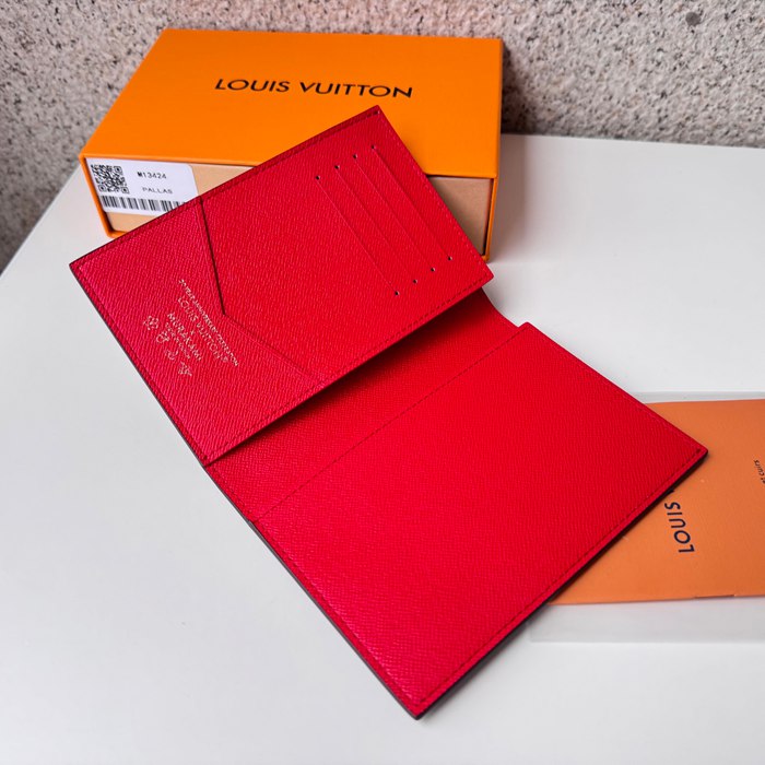 LOUIS VUITTON パスポートケース モノグラム チェリー レディース 10×14×2.5cm