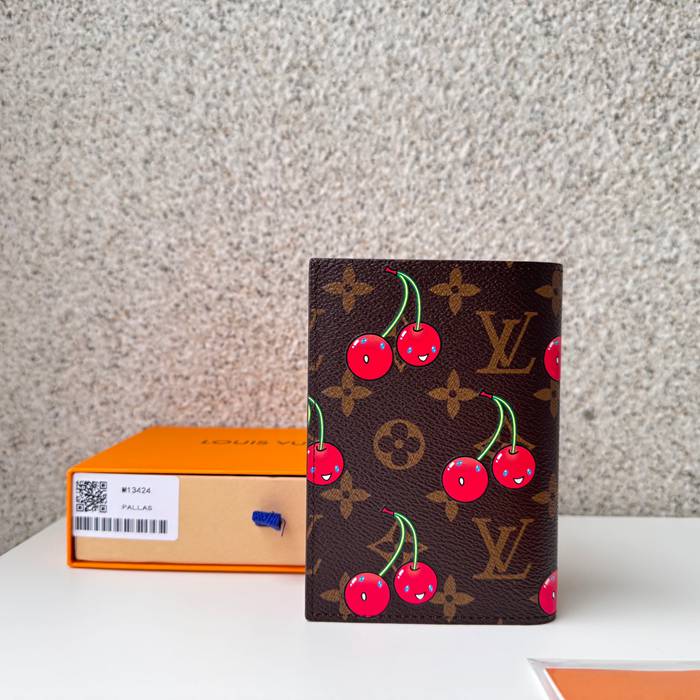 LOUIS VUITTON パスポートケース モノグラム チェリー レディース 10×14×2.5cm