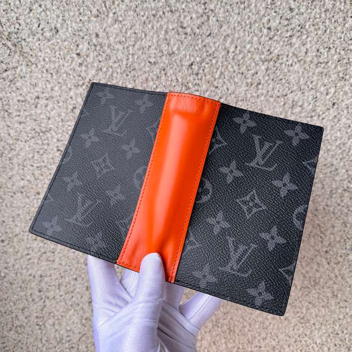 LOUIS VUITTON パスポートケース モノグラム エクリプス メンズ 10×14×2.5cm