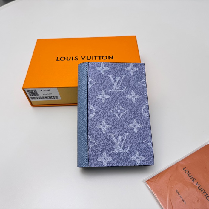 LOUIS VUITTON パスポートケース モノグラム マカサル メンズ 10×14×2.5cm