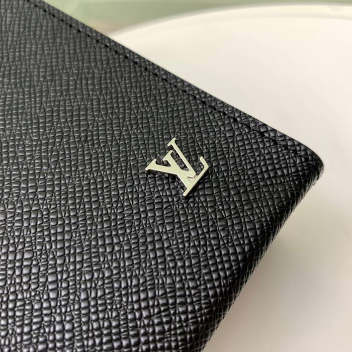 LOUIS VUITTON ポシェット ボヤージュ タイガレザー メンズ 27×21×3cm