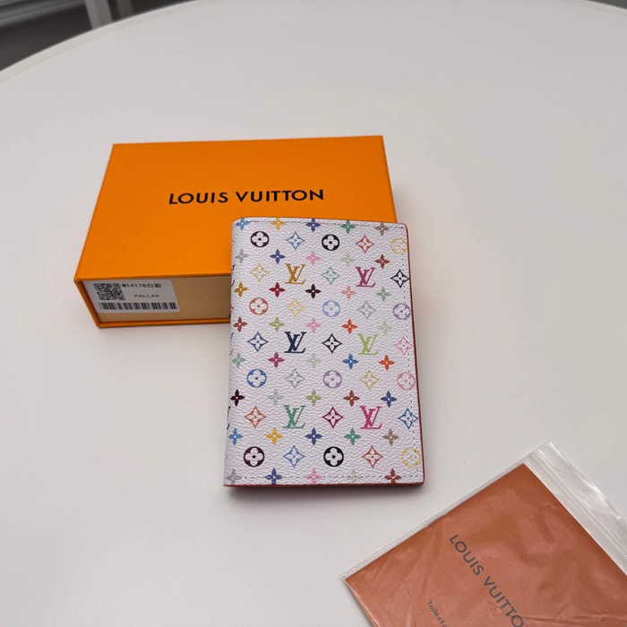 LOUIS VUITTON パスポートケース モノグラム マルチカラー レディース 10×14×2.5cm