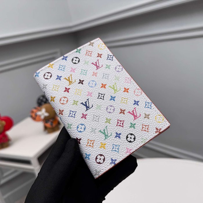 LOUIS VUITTON パスポートケース モノグラム マルチカラー レディース 10×14×2.5cm