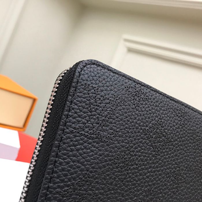 LOUIS VUITTON ジッピー ウォレット マヒナレザー レディース 19.5×10.5×2.5cm
