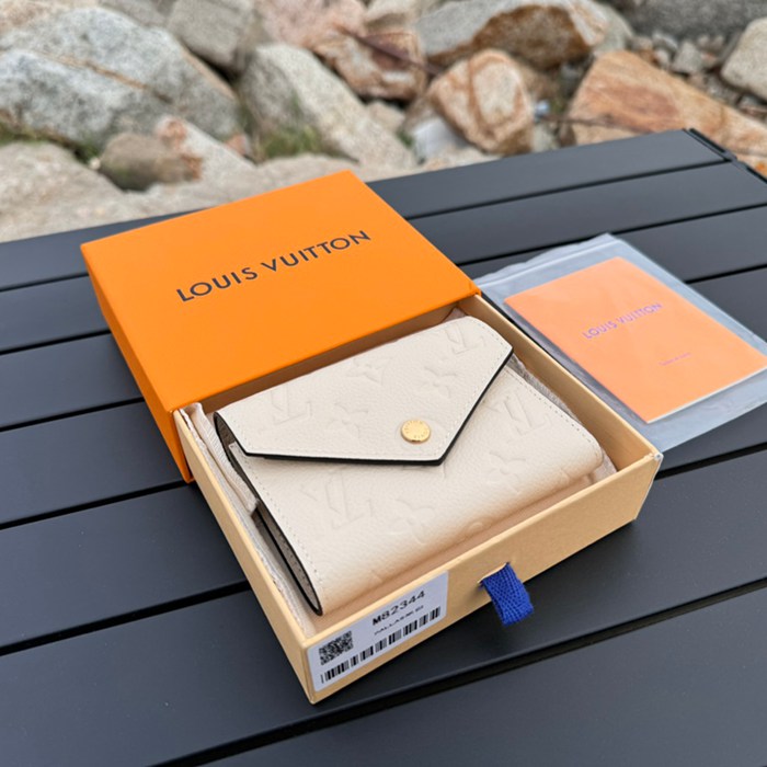 LOUIS VUITTON ヴィクトリーヌ ウォレット モノグラム アンプラント レザー レディース 12×9.5×1.5cm LOUIS VUITTON ヴィクトリーヌ ウォレット モノグラム アンプラント レザー レディース 12×9.5×1.5cm