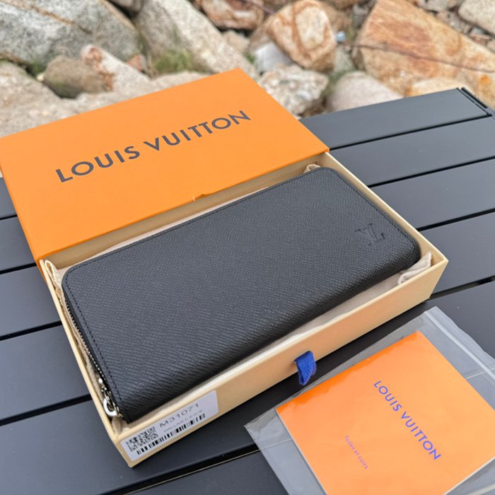LOUIS VUITTON ジッピー ウォレット タイガレザー メンズ 21×10×2.5cm