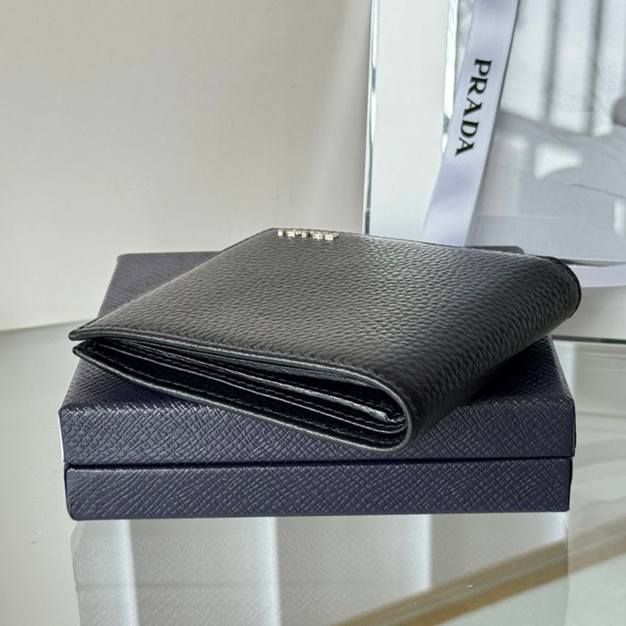 PRADA 二つ折り財布 カーフレザー メンズ 11×9.5cm