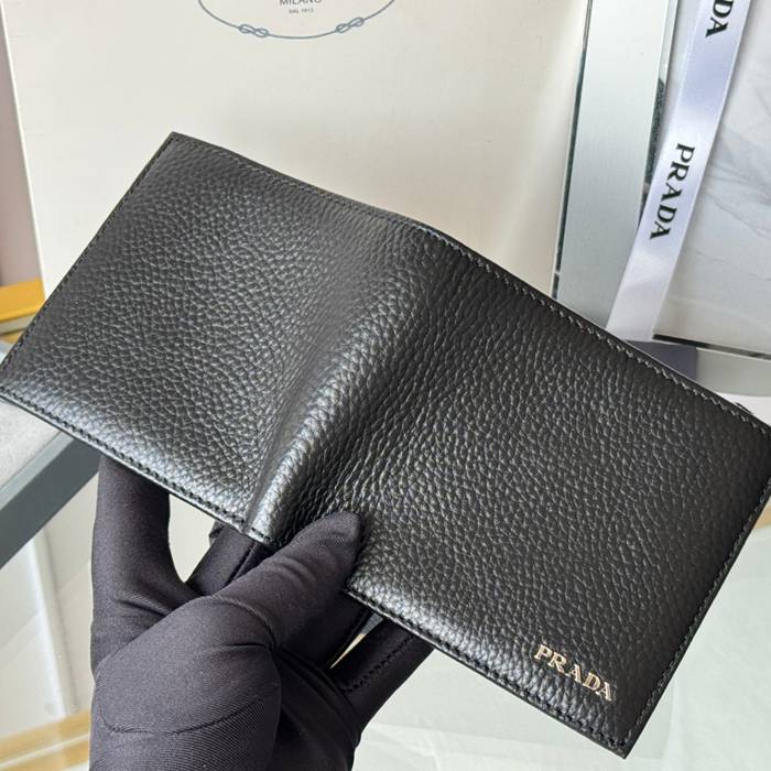 PRADA 二つ折り財布 カーフレザー メンズ 11×9.5cm