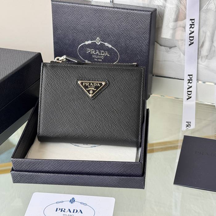 PRADA 二つ折り財布 サフィアーノレザー メンズ 10×9×2cm PRADA 二つ折り財布 サフィアーノレザー メンズ 10×9×2cm