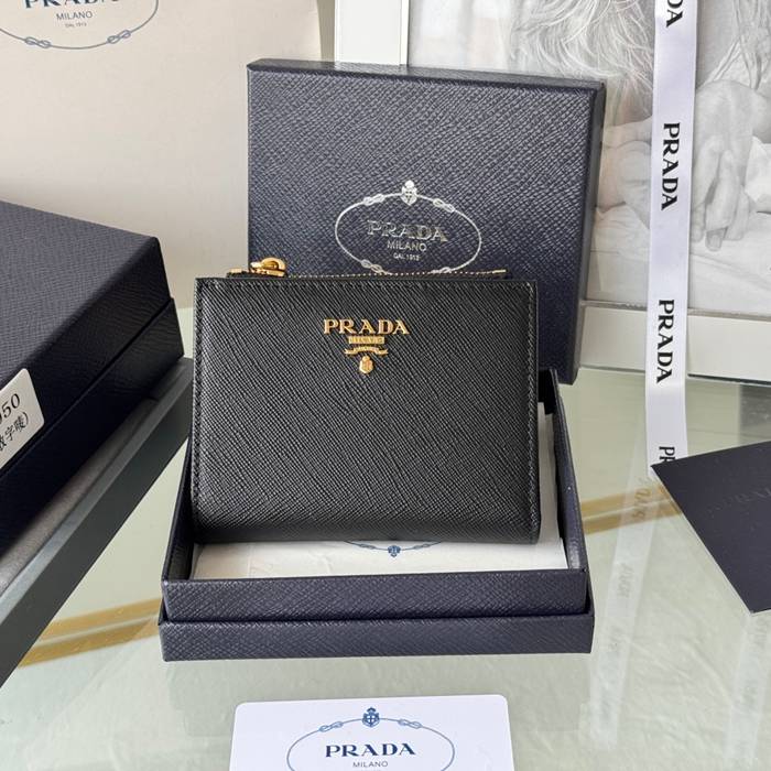 PRADA 二つ折り財布 サフィアーノレザー メンズ 10×9×2cm PRADA 二つ折り財布 サフィアーノレザー メンズ 10×9×2cm