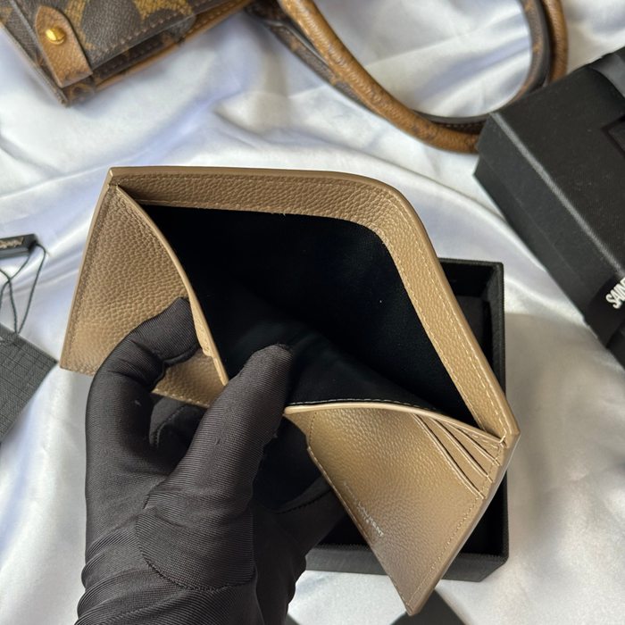 YSL 二つ折り財布 カーフレザー メンズ 9×11.5×2cm