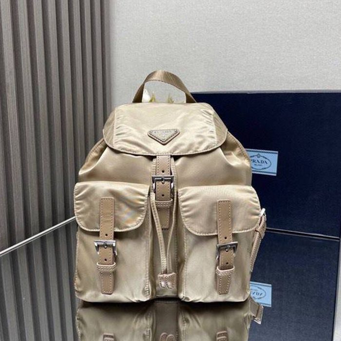 プラダ スタイル リュック 1BZ677 サイズ:23.5×28×12cm プラダ スタイル リュック 1BZ677 サイズ:23.5×28×12cm