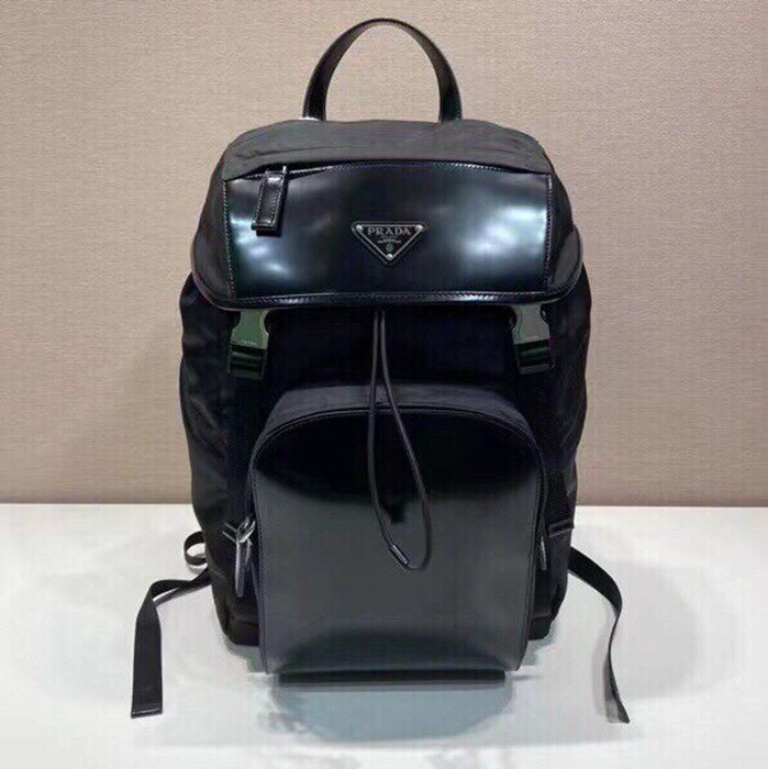 プラダ スタイル リュック 2VZ135 光沢ナイロン サイズ:27×45×7cm プラダ スタイル リュック 2VZ135 光沢ナイロン サイズ:27×45×7cm