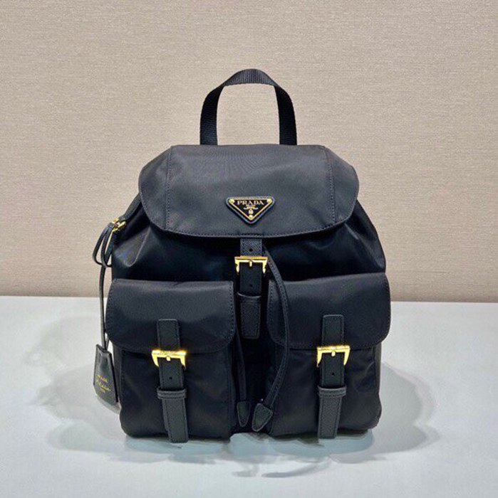 プラダ スタイル リュック 1BZ677 ゴールド金具 サイズ:23.5×28×12cm プラダ スタイル リュック 1BZ677 ゴールド金具 サイズ:23.5×28×12cm