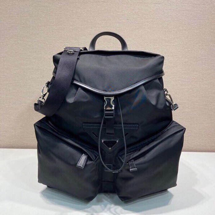 プラダ スタイル ランウェイ リュック 2VZ108 サイズ：38×45×18cm