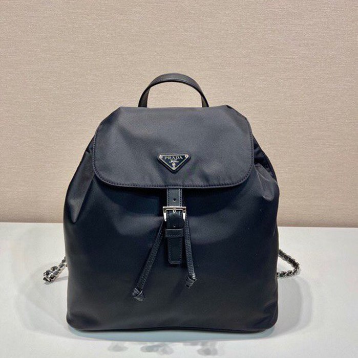 プラダ スタイル ヴィンテージ リュック 1BZ830 サイズ：32×30×14cm