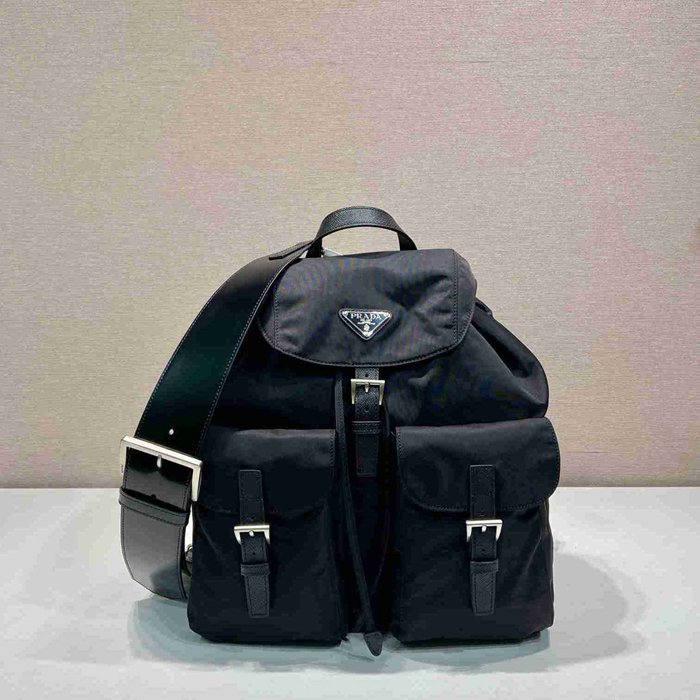 プラダ スタイル リュック 2VZ110 光沢ショルダー付き サイズ：34×39×15cm