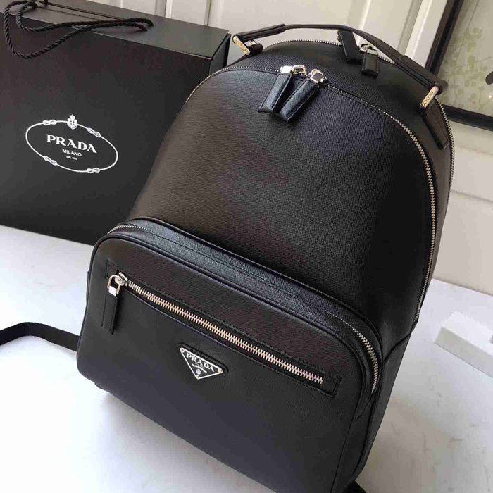 プラダ スタイル リュック 2VZ032 サフィアーノ サイズ:27×39.5×16cm プラダ スタイル リュック 2VZ032 サフィアーノ サイズ:27×39.5×16cm