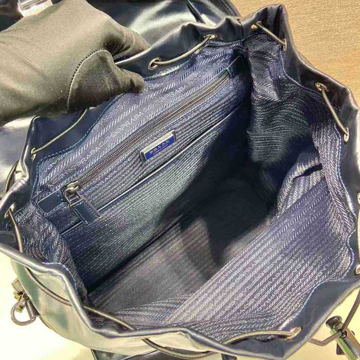プラダ スタイル ランウェイ リュック 2VZ108 グレースレザー サイズ:38×45×18cm