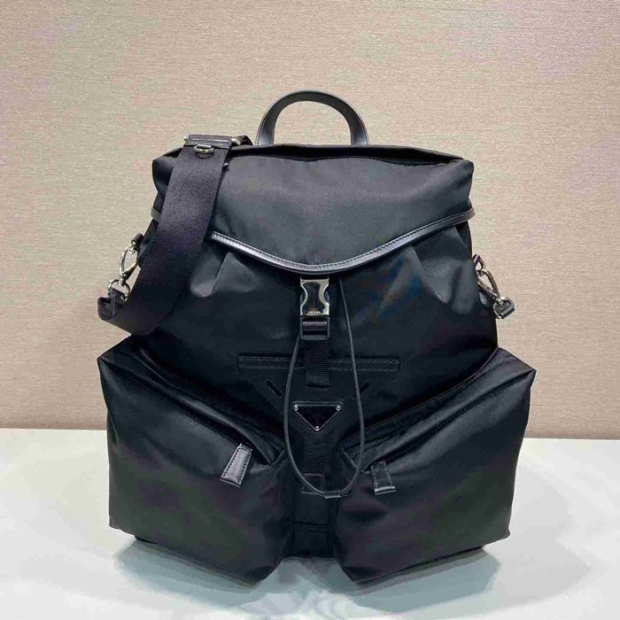 プラダ スタイル ランウェイ リュック 2VZ108 サイズ：38×45×18cm